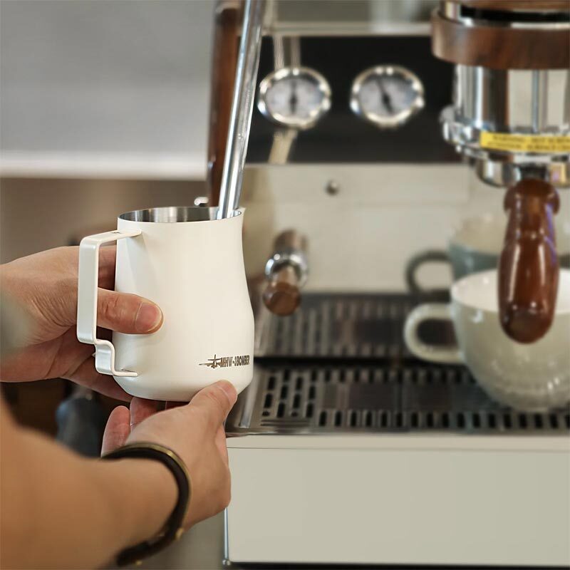 mhw-3bomber-p6019w-turbo-sut-18448_5.jpg mhw-3bomber-p6019w-turbo-sut-18448_5.jpg