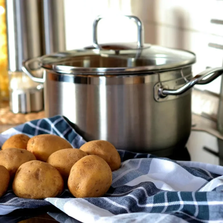 Çelik Tencere Fırına Girer Mi?